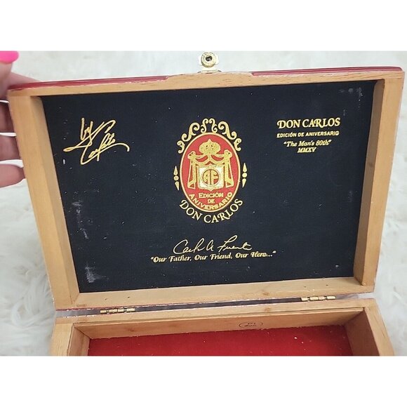 Arturo Fuente Don Carlos The Man's 80th "Eye of the Shark" Empty Cigar Box SEE - Picture 9 of 14